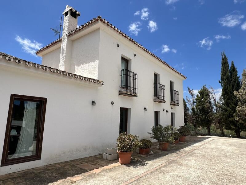 4 Cuarto Casa de Campo en venta