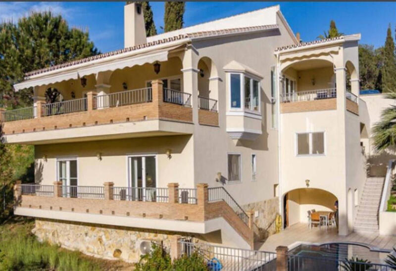 Villa for Long Term Rent in Mijas, Málaga