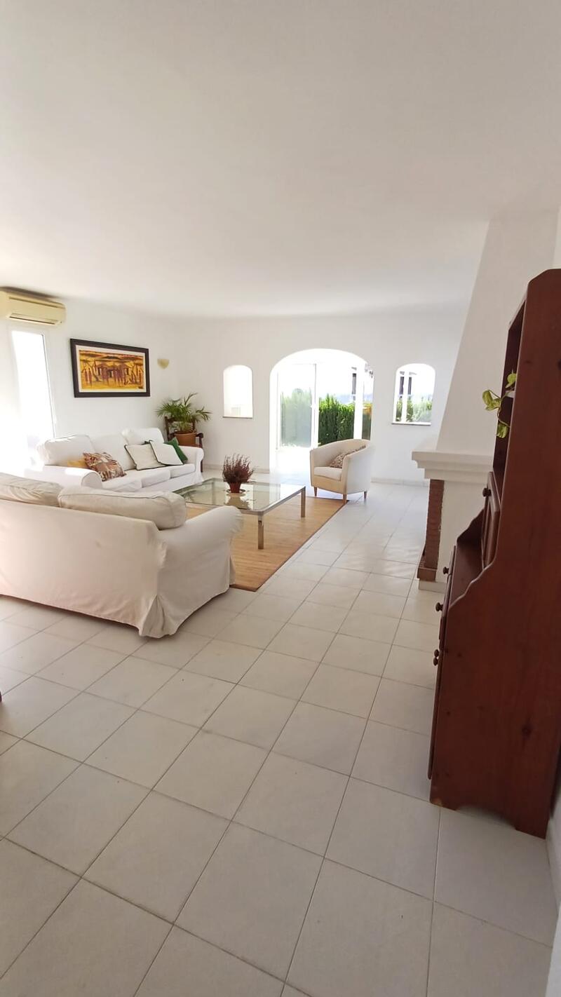 2 Cuarto Villa en venta