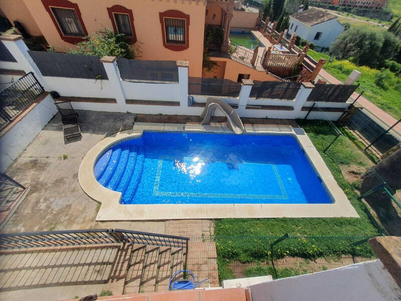 4 Cuarto Villa en venta