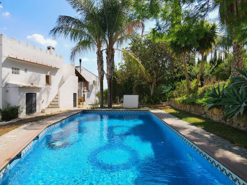 Villa en venta en Coin, Málaga