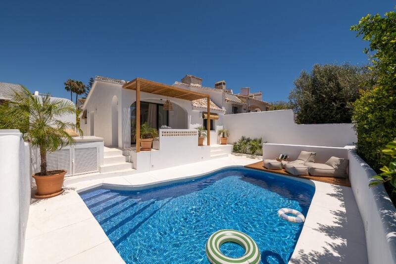 Villa for sale in Mijas Costa, Málaga