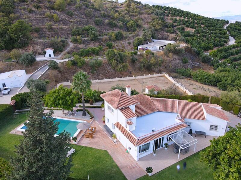 8 bedroom Villa for sale