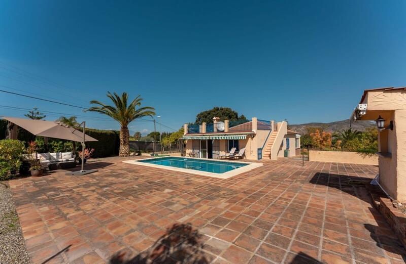 Villa for sale in Alhaurin de la Torre, Málaga