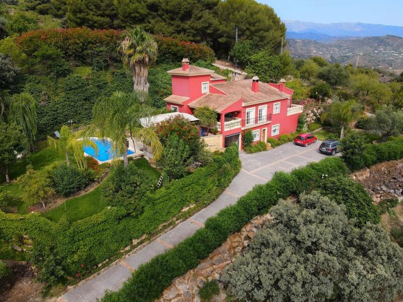 Villa for sale in Monda, Málaga