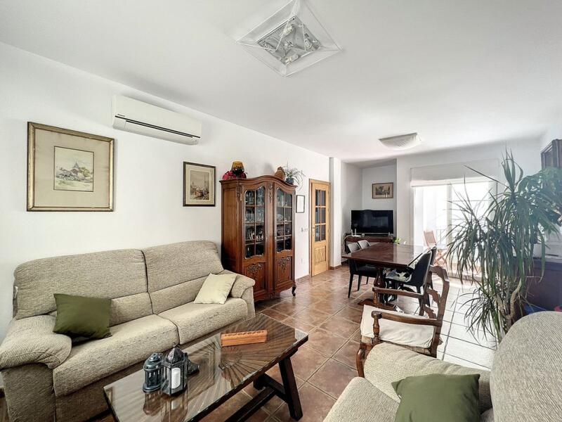 3 bedroom Apartment for sale