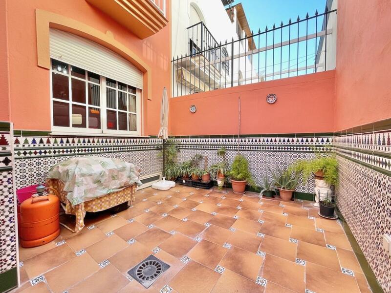 3 bedroom Townhouse for sale