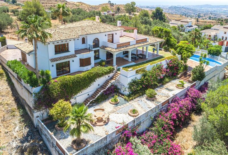 Villa for sale in Mijas, Málaga