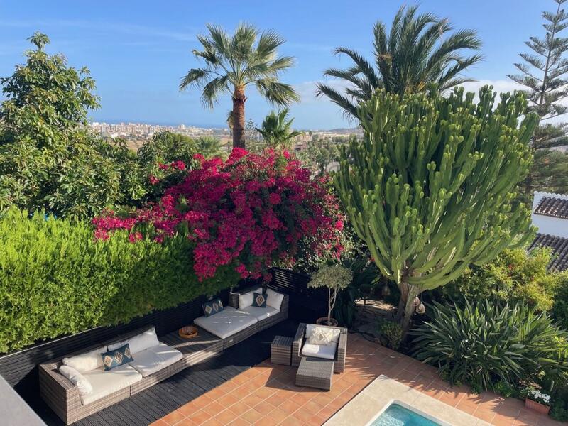 Villa for sale in Fuengirola, Málaga