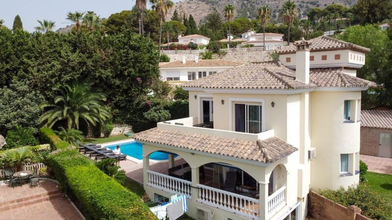 Villa for sale in Benalmadena, Málaga