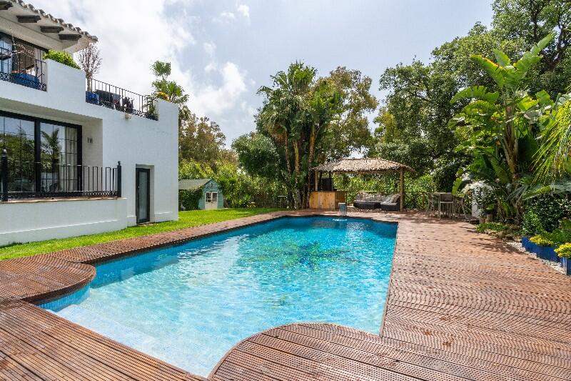 6 bedroom Villa for sale