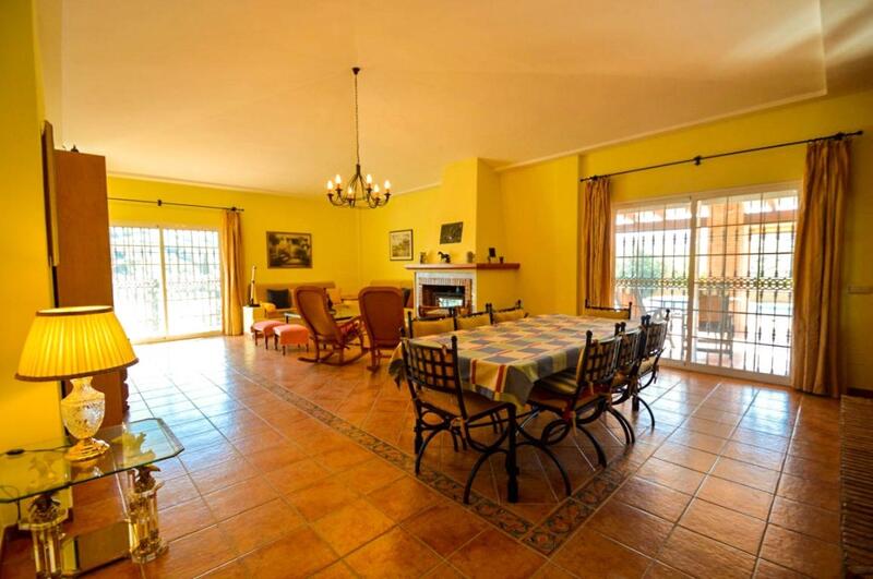 5 bedroom Country House for sale