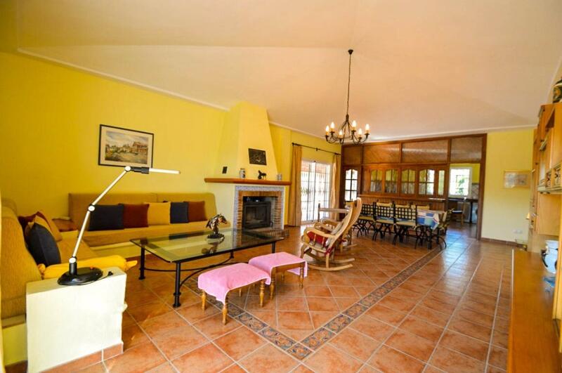 5 bedroom Country House for sale