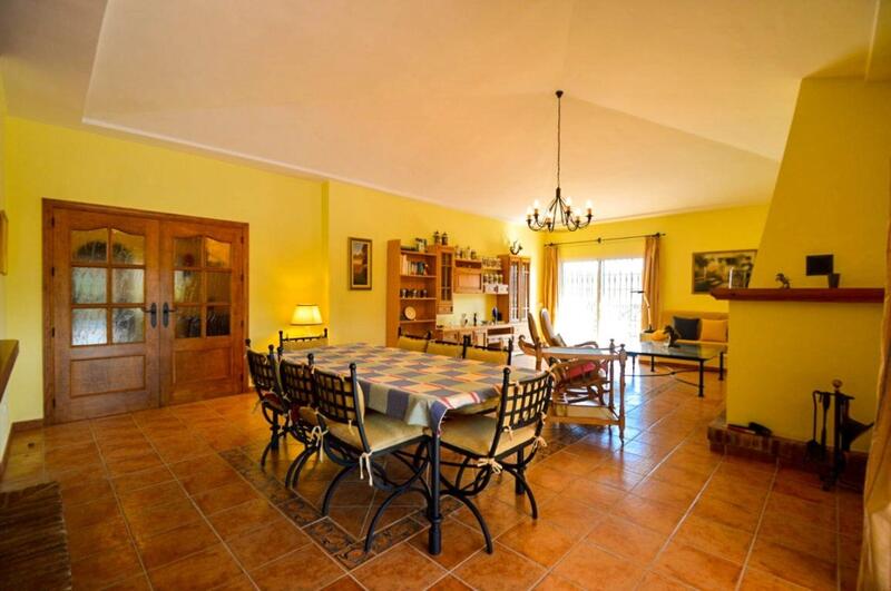 5 bedroom Country House for sale