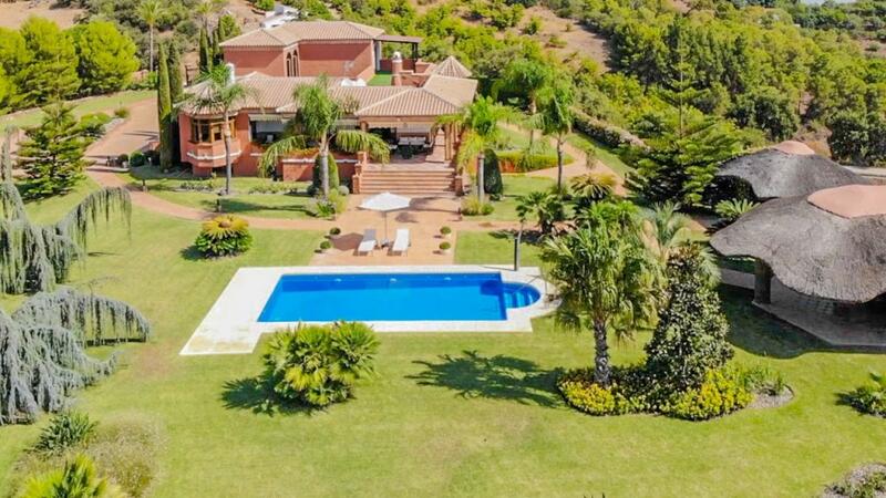 8 Cuarto Casa de Campo en venta