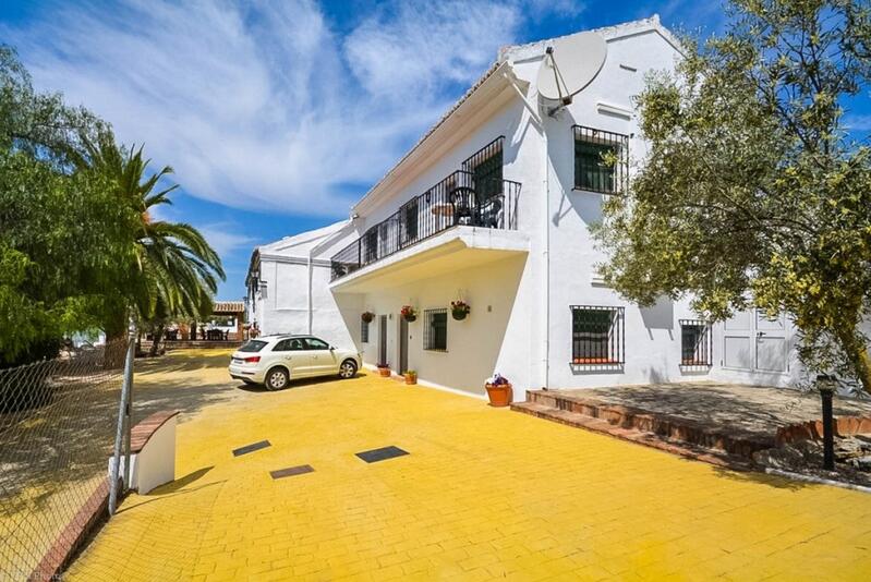 12 Cuarto Casa de Campo en venta