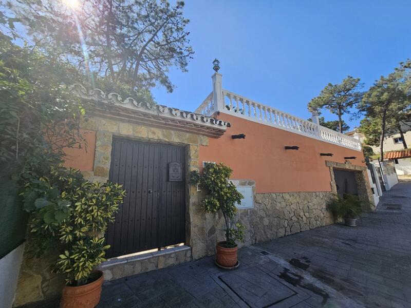 6 Cuarto Villa en venta