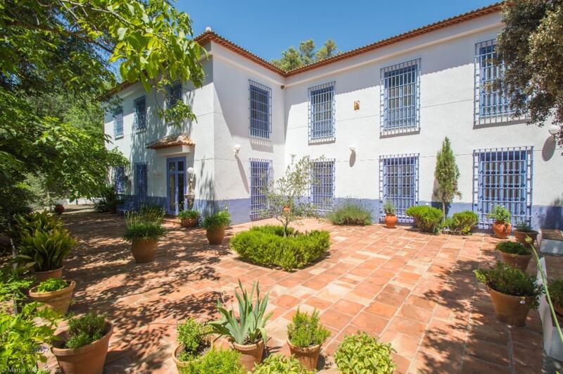 7 Cuarto Casa de Campo en venta