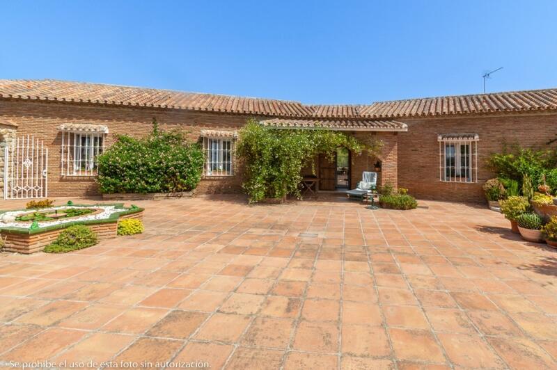 4 bedroom Country House for sale