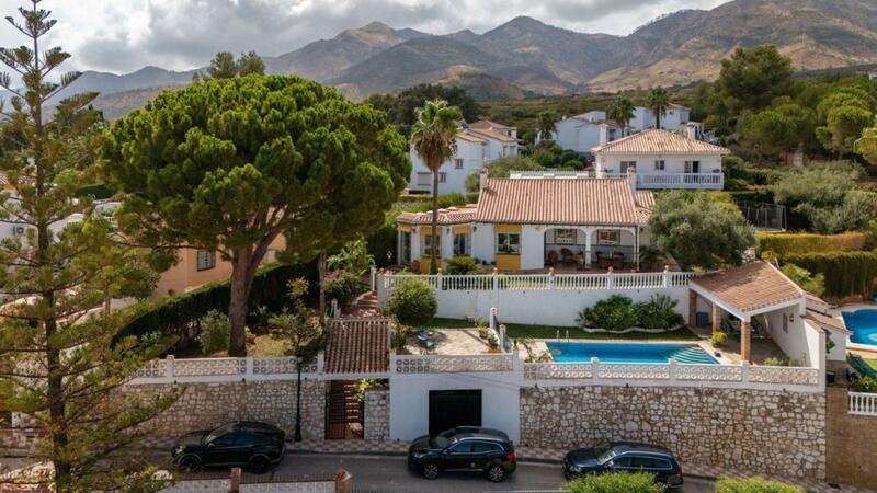 Villa for sale in Alhaurin el Grande, Málaga