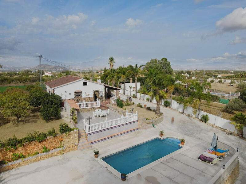 Villa for sale in Alhaurin el Grande, Málaga