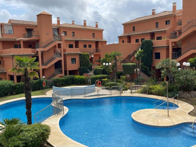 Apartamento en venta en Elviria, Málaga