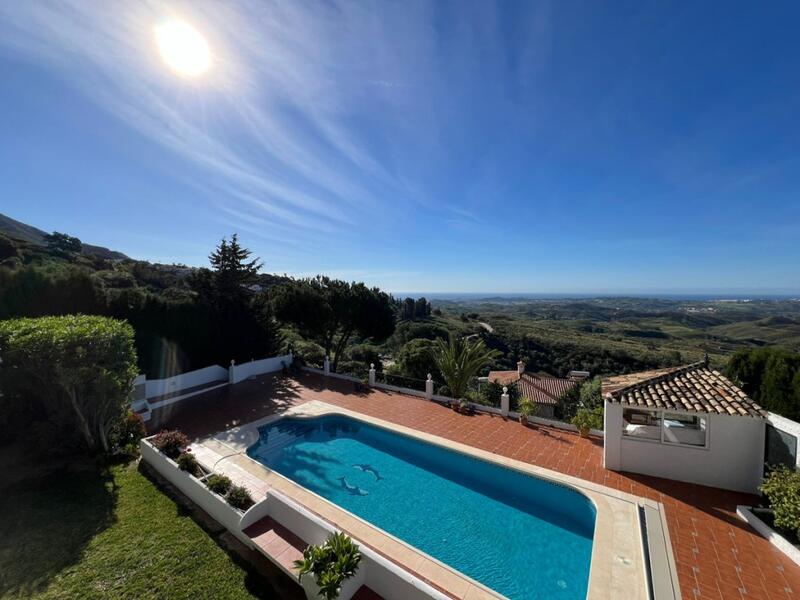 Villa for sale in Mijas, Málaga