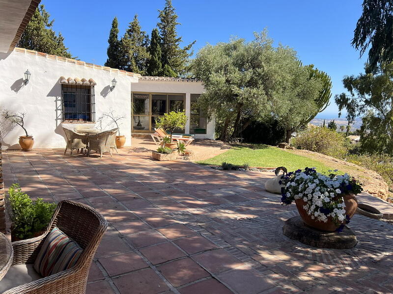 Villa for sale in Mijas, Málaga