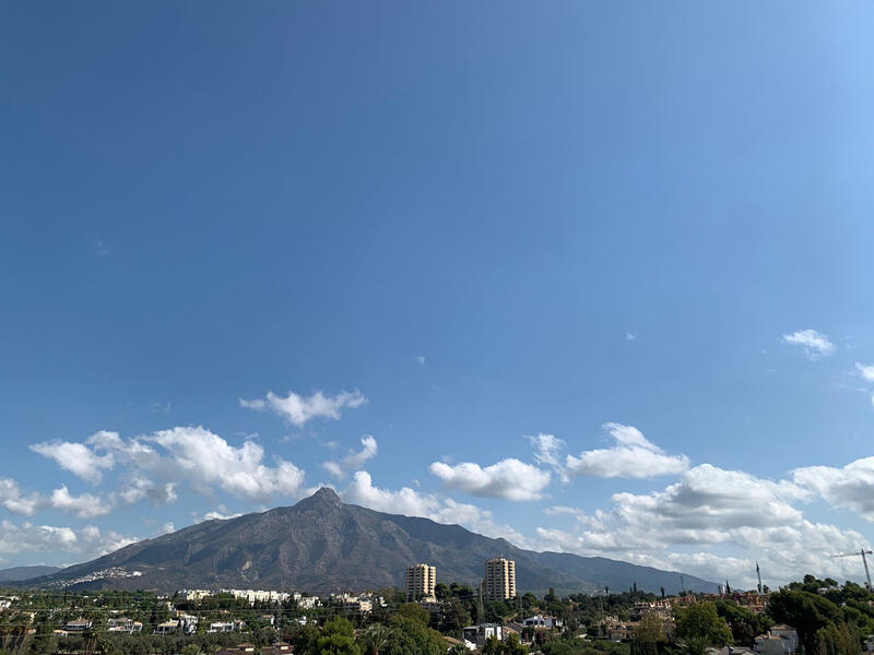 Lägenhet till salu i Nueva Andalucia, Málaga