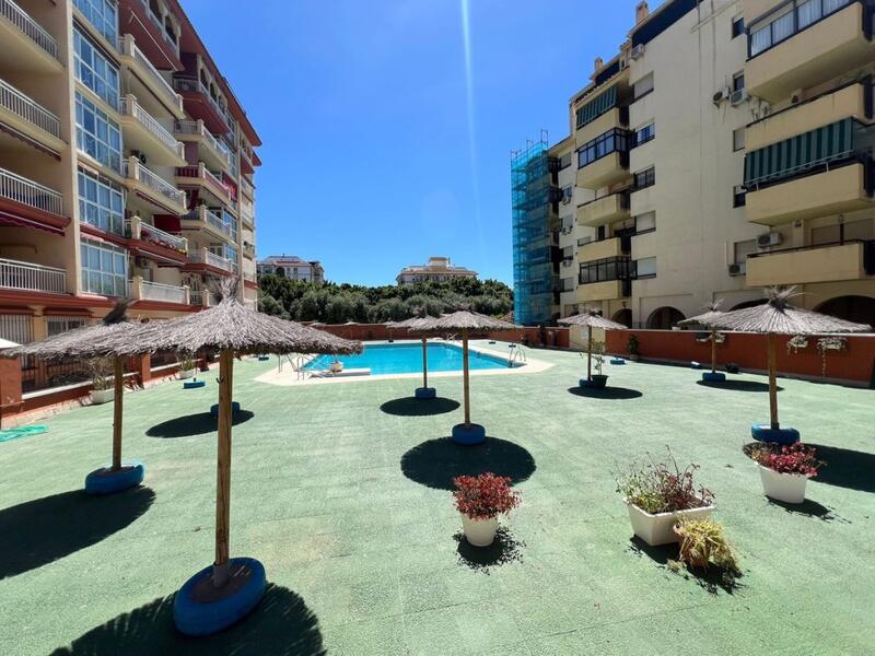 Apartamento en venta en Fuengirola, Málaga