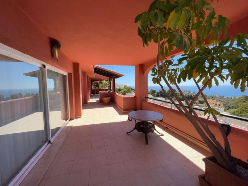 Apartment for sale in Benalmadena, Málaga