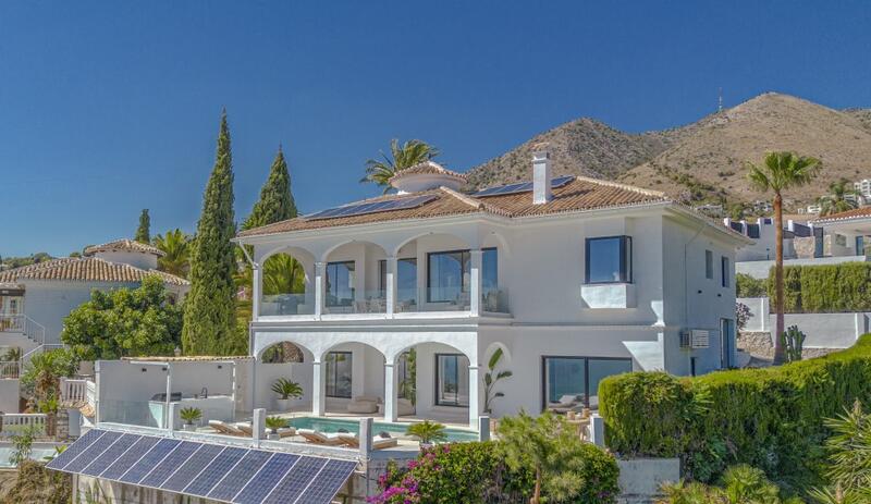 Villa for sale in Benalmadena, Málaga