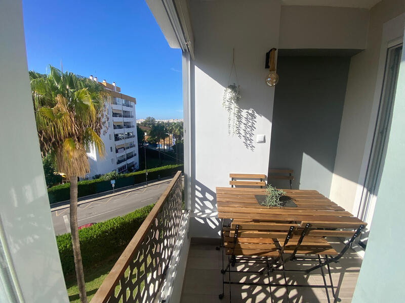 Apartment for sale in Nueva Andalucia, Málaga