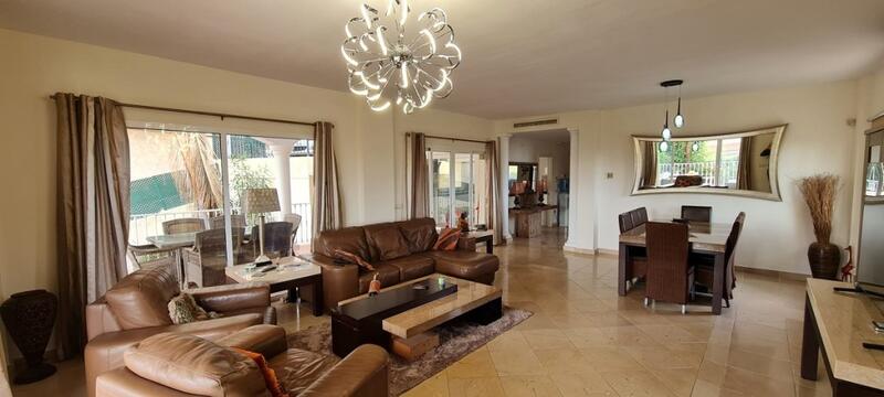 Villa for sale in Riviera del Sol, Málaga