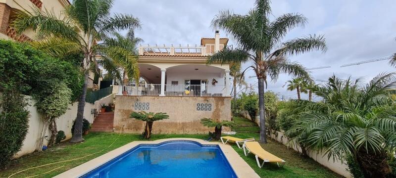 4 Cuarto Villa en venta