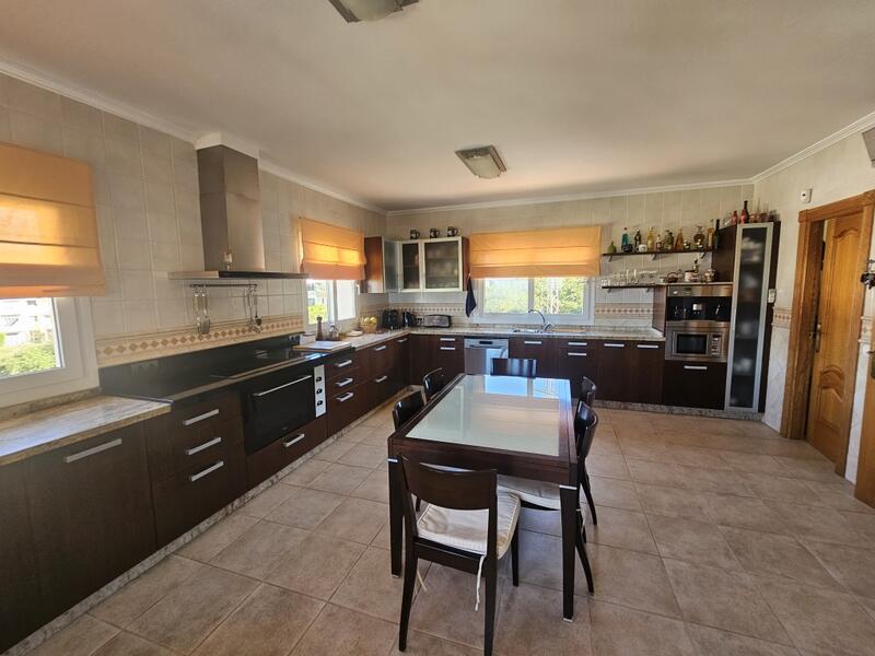 6 Cuarto Villa en venta