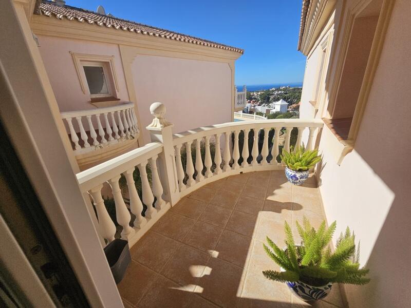 6 Cuarto Villa en venta