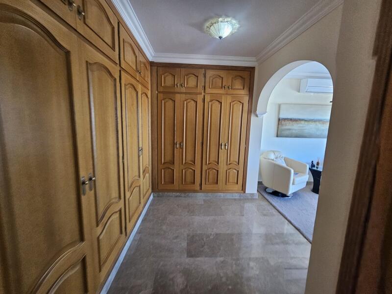 6 Cuarto Villa en venta