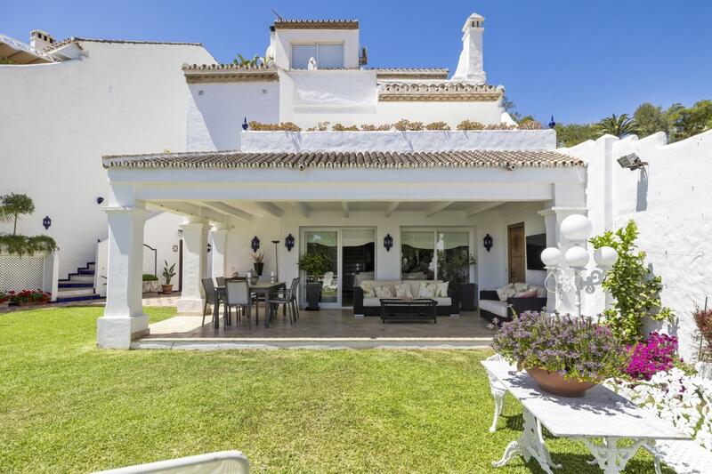 Stadthaus zu verkaufen in Nueva Andalucia, Málaga