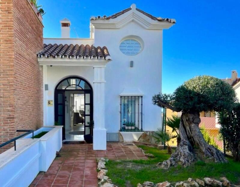 Townhouse for sale in Riviera del Sol, Málaga