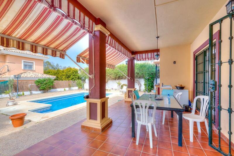 Villa for sale in Fuengirola, Málaga