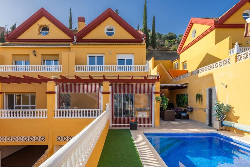 Townhouse for sale in Benalmadena, Málaga