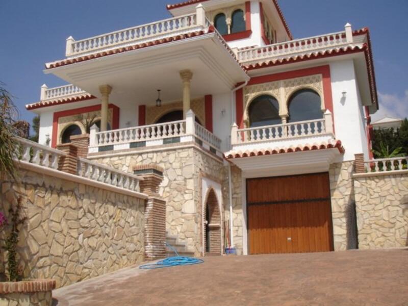 8 bedroom Villa for sale