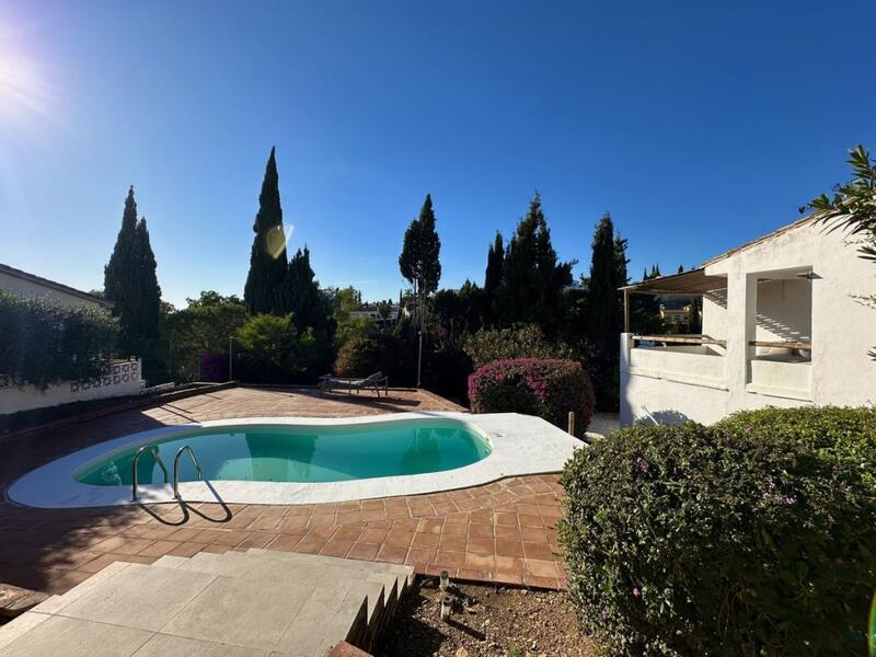 Villa til salgs i Mijas, Málaga