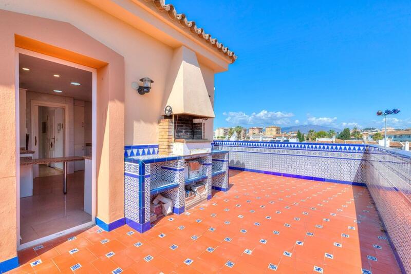 6 bedroom Apartment for sale