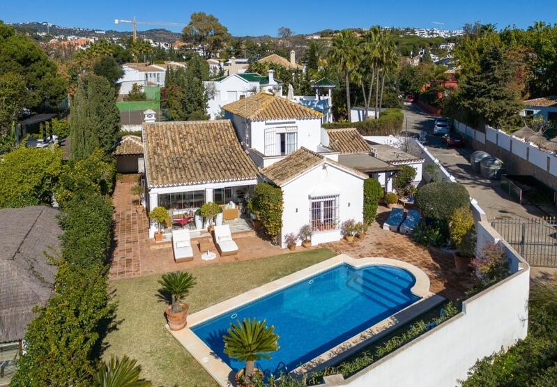 Villa till salu i Marbella, Málaga