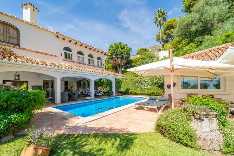 6 bedroom Villa for sale