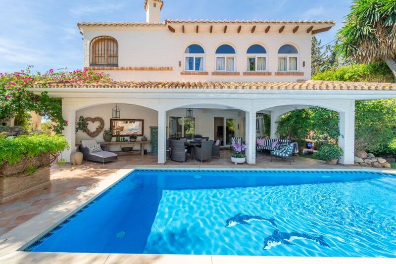 6 bedroom Villa for sale