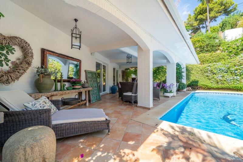 6 bedroom Villa for sale