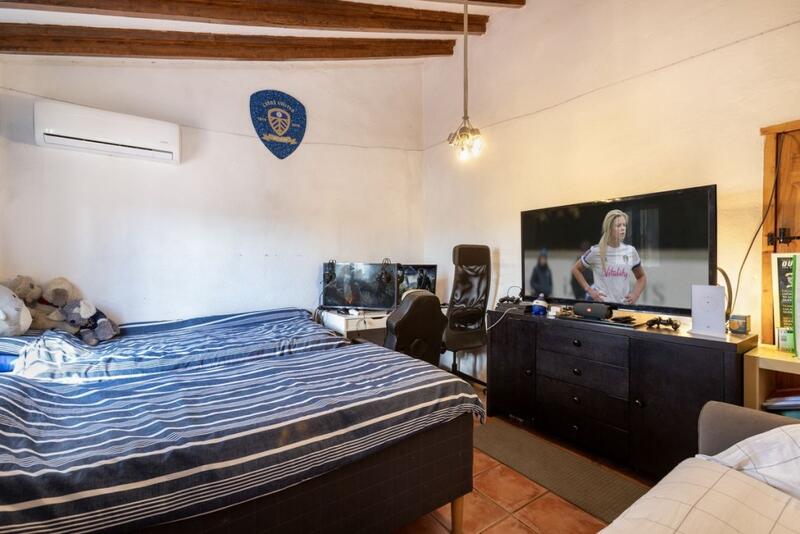 4 Schlafzimmer Landhaus zu verkaufen